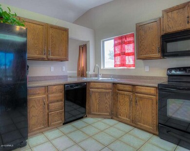004 Kitchen