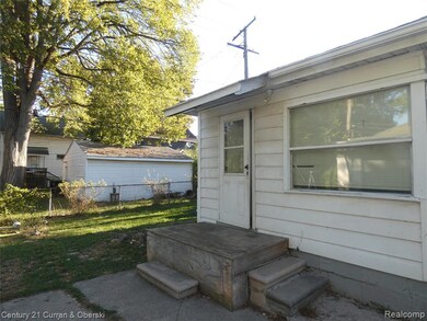 18959 Rockcastle St, Grosse Pointe, MI 48236 - photo 5