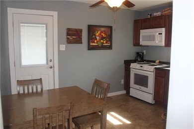 Eat-in Kitchen