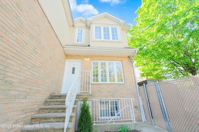 77 Wainwright Ave, Staten Island, NY 10312 - photo 2