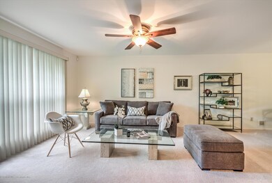 04-LIVING ROOM