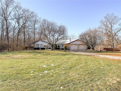 17383 N Hummingbird Ln, Marshall, IL 62441 - photo 3