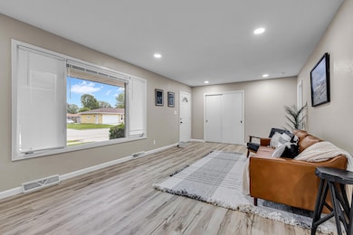 3826 S 15th Sheboygan24