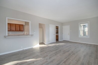 704 W Marion St, Elkhart, IN 46516 - photo 4