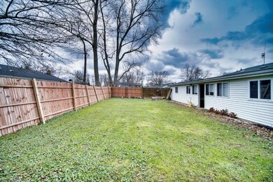 853 Marion St, Sheffield Lake, OH 44054 - photo 4