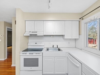 35 Jacqueline Rd unit C, Waltham, MA 02452 - photo 3