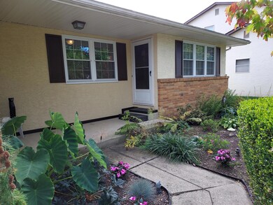 2633 Teak front porch