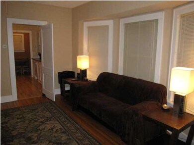 DINING ROOM OR FAMILY ROOM WITH BAYWINDOW