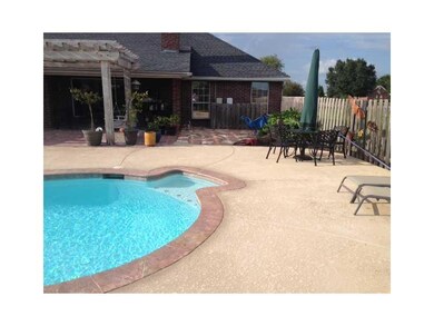 Swimming Pool/Hot Tub/Sauna. Spacious area for lot