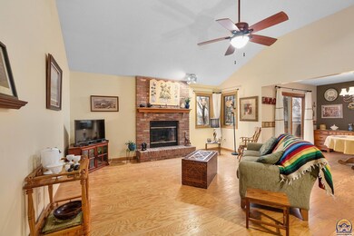 1024 Michael St, Lawrence, KS 66049 - photo 5