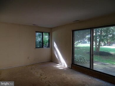 1044 Brinker Dr, Hagerstown, MD 21740 - photo 2