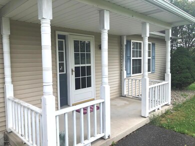 119 Lynx Ln, Effort, PA 18330 - photo 2