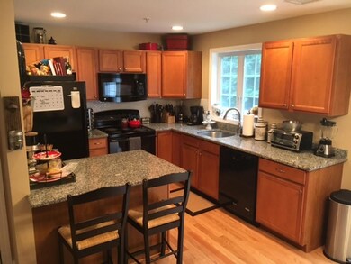 27 Townsend Dr unit 27, Dover, NH 03820 - photo 5