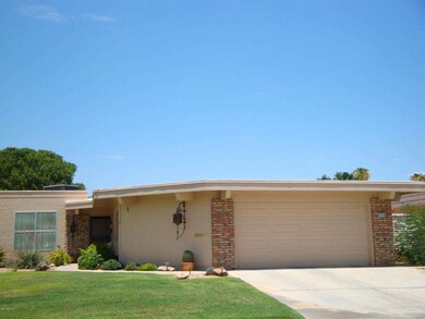 10530 W Hutton Dr, Sun City, AZ 85351 - photo 7