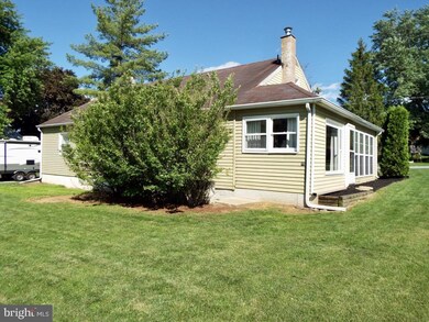 930 Mary St, Mount Joy, PA 17552 - photo 3