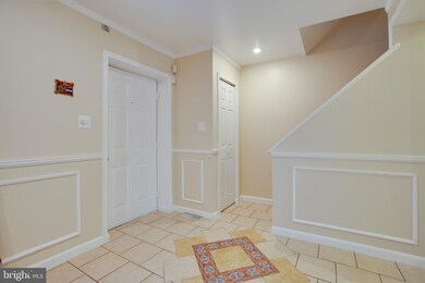 9144 Lambskin Ln, Columbia, MD 21045 - photo 4