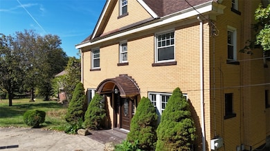 2518 Bethel Church Rd, Bethel Park, PA 15102 - photo 2