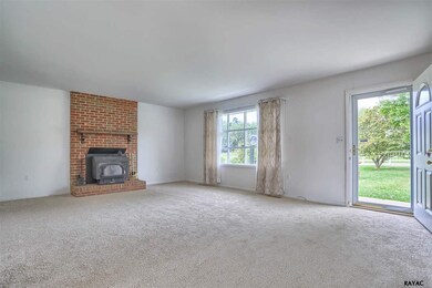 108 Heritage Ln, Sykesville, MD 21784 - photo 5