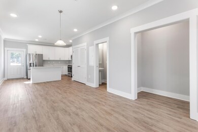 Dining/Kitchen