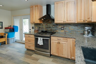 815 S Constantine-107
