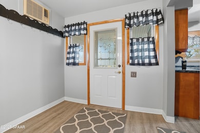 518 Fair Ave, Devils Lake, ND 58301 - photo 5