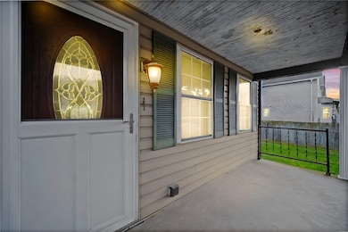 402 Beaver Ave, Aliquippa, PA 15001 - photo 2