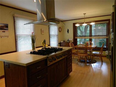Kitchen. Eat in kitchen
