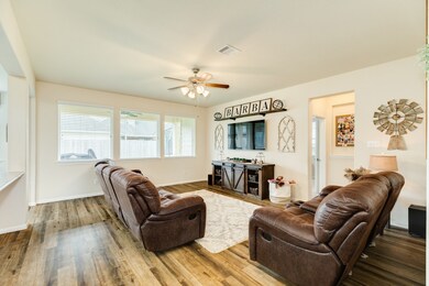 1023 Cash St, Alvin, TX 77511 - photo 5