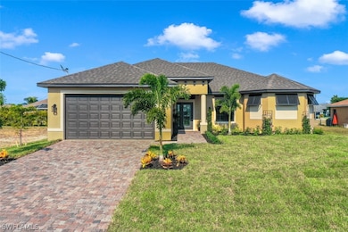 Bright & Airy Beautifully functional Open Floor Plan w/Great Room, Split BRs & lots of natural light!