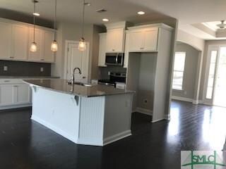 light and bright kitchen