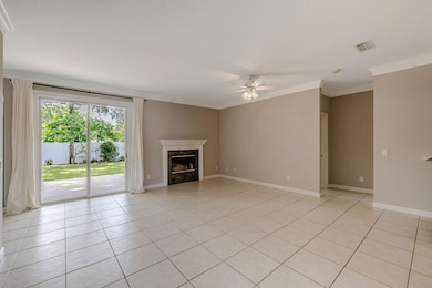Spacious Livingroom