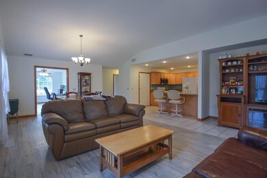 1127 W Sugarberry Ct, Bloomington, IN 47404 - photo 6