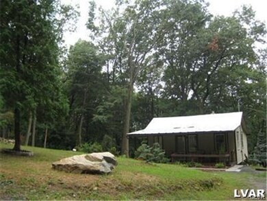 365 Stoneridge Rd, Emmaus, PA 18049 - photo 2