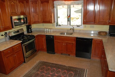 11 Kendall Dr, Northborough, MA 01532 - photo 3