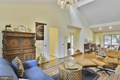 2607 Oakenshield Dr, Potomac, MD 20854 - photo 4