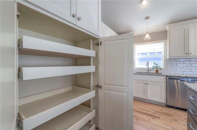 425 Spring Branch Dr, Raymore, MO 64083 - photo 6