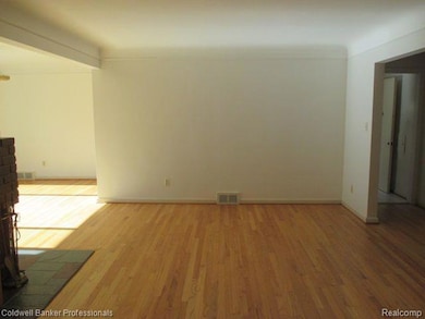 554 Merritt Ln, Birmingham, MI 48009 - photo 5