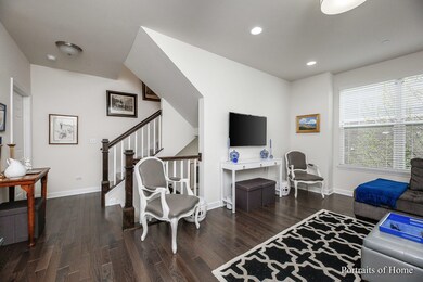 1112 E Bauer Rd, Naperville, IL 60563 - photo 3