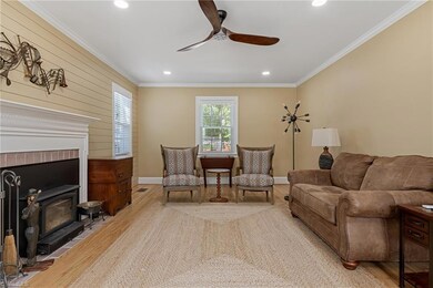 115 Argonne St, Elkin, NC 28621 - photo 4