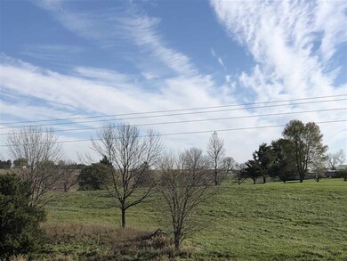 17 Lazy Brook Dr, West Branch, IA 52358 - photo 2