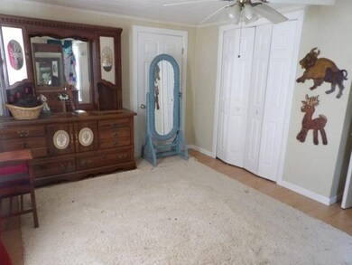 637 4th St, Rosiclare, IL 62982 - photo 6