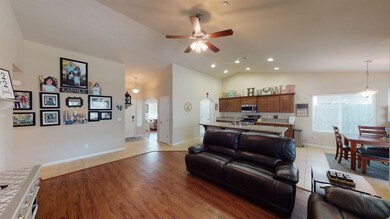 3044 N Carriage Ave, Fresno, CA 93727 - photo 7