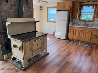 The Majestic wood stove works!