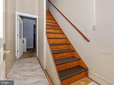 230 S Market St, Frederick, MD 21701 - photo 4