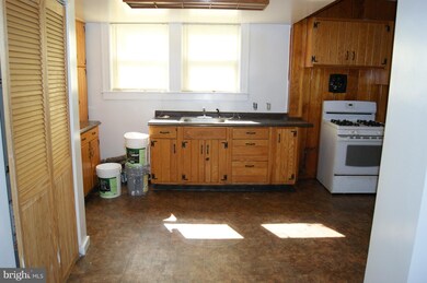 3902 W Strathmore Ave, Baltimore, MD 21215 - photo 7