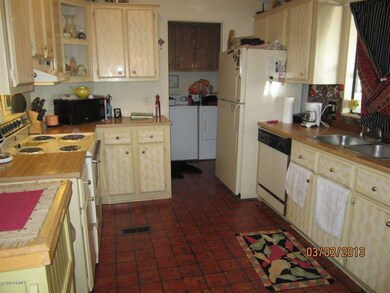 98 010Big Kitchen