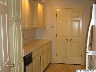 Neutral colors in the kitchen with white appliance