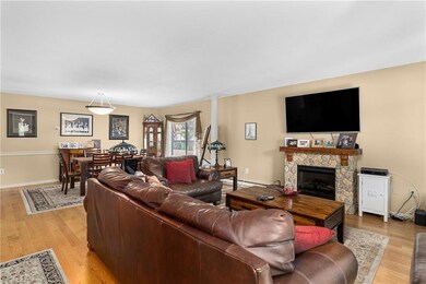 372 Chatham Cir unit 372, Warwick, RI 02886 - photo 6