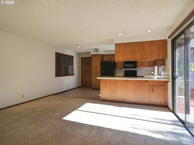 2182 Marlow Ln, Eugene, OR 97401 - photo 5