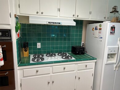 903 Hidden Valley Dr, Houston, TX 77088 - photo 5